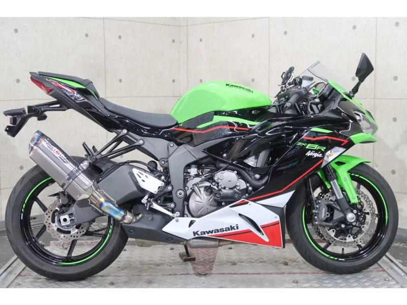 Kawasaki NINJA ZX-6R лот № 04118 оценка 4  с аукциона в Японии