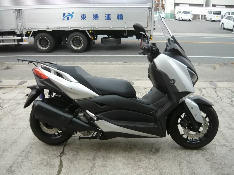 Yamaha XMAX лот № 00175 оценка 4  с аукциона в Японии
