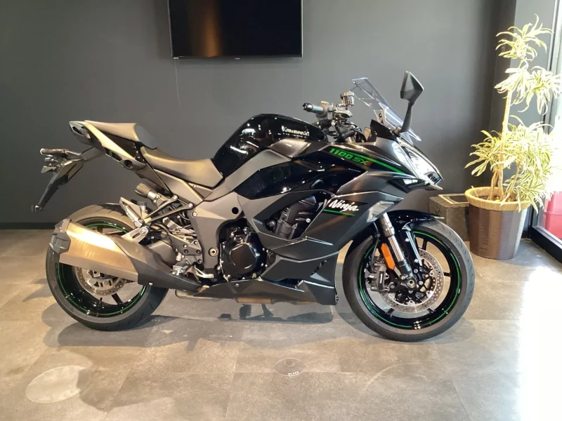 Kawasaki Ninja 1100SX лот № 04159 оценка 4  с аукциона в Японии
