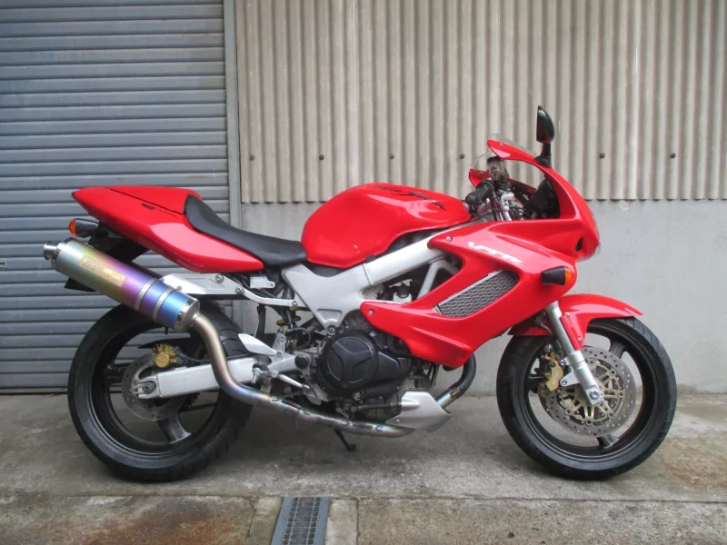 Honda VTR1000F лот № 00192 оценка 4  с аукциона в Японии