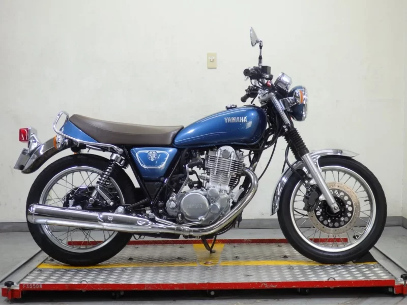 Yamaha SR400-1 лот № 02221 оценка 4  с аукциона в Японии