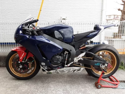 Honda CBR1000RR RACE BASE