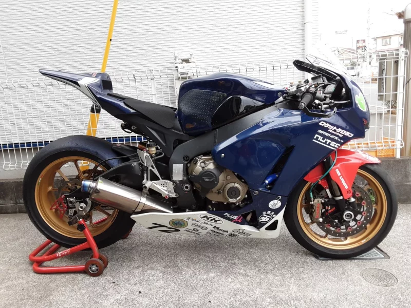 Honda CBR1000RR RACE BASE