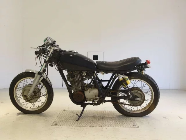 Yamaha SR400-2 SHO LOUIS NOT EQUIPPED