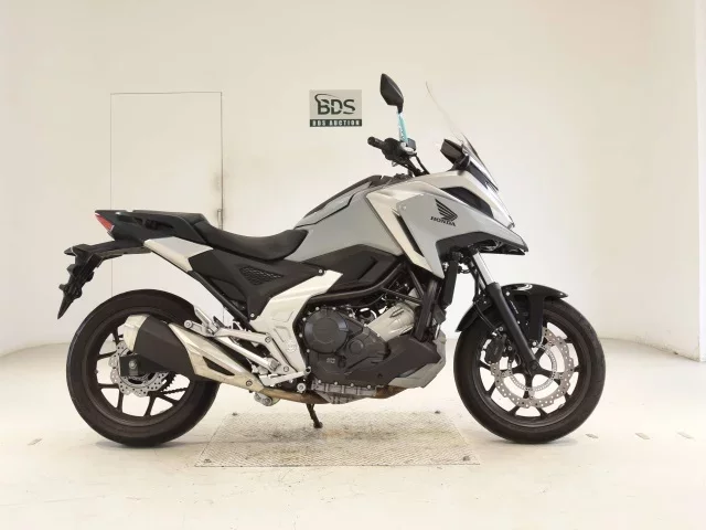 Honda NC750X-3
