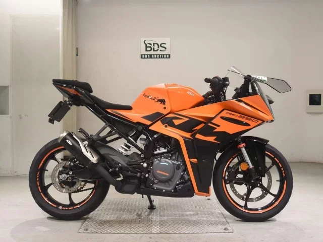 KTM  RC390 лот № 5281 оценка 5  с аукциона в Японии