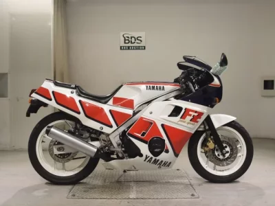 Yamaha FZ400R
