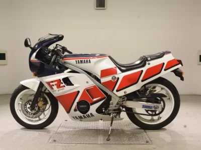 Yamaha FZ400R