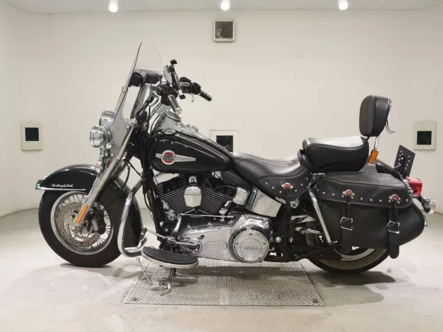Harley-Davidson HARLEY FLSTC1690