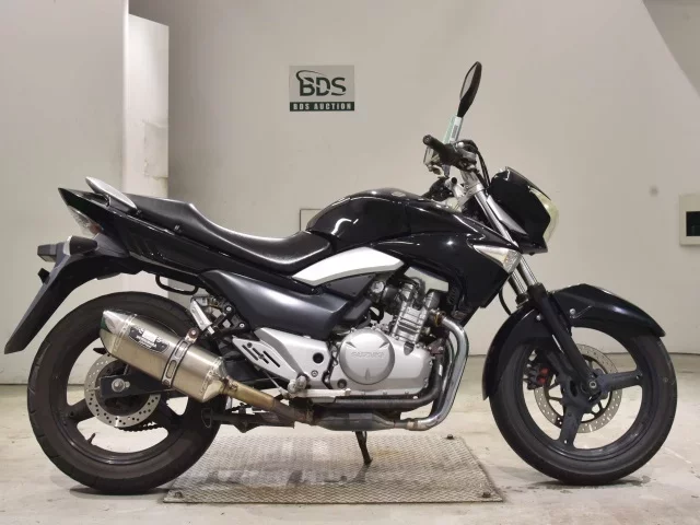 Suzuki GSR250