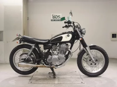 Yamaha SR400-2  с аукциона в Японии
