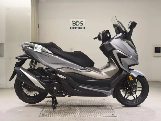 Honda FORZA -5 лот № 5278 оценка 6  с аукциона в Японии