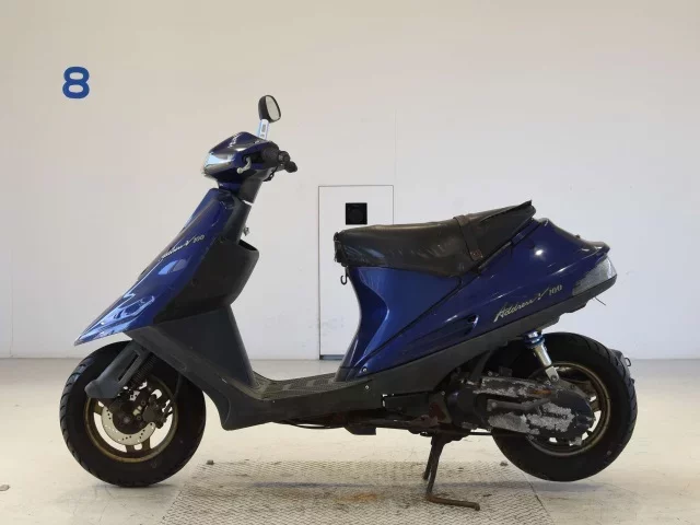 Suzuki ADDRESS V100