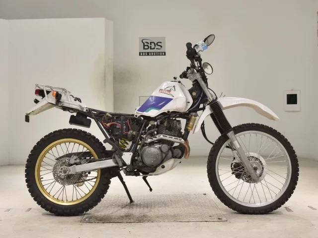 Yamaha SEROW 225W