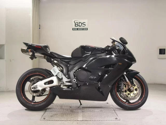 Honda CBR1000RR лот № 5065 оценка 4  с аукциона в Японии