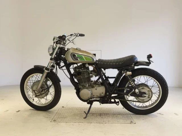 Yamaha SR400-2