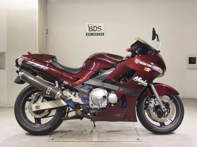 Kawasaki ZZR400-2 лот № 7669 оценка 4  с аукциона в Японии