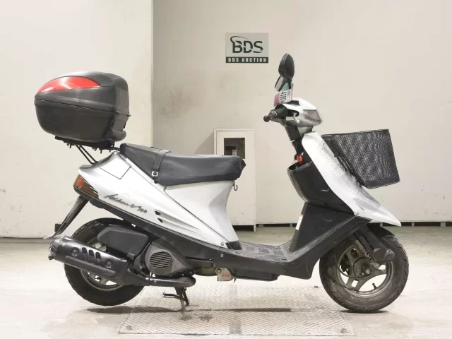 Suzuki ADDRESS V100