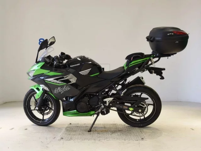 Kawasaki NINJA400-2