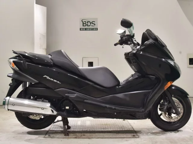 Honda FORZA Z лот № 2691 оценка 4  с аукциона в Японии