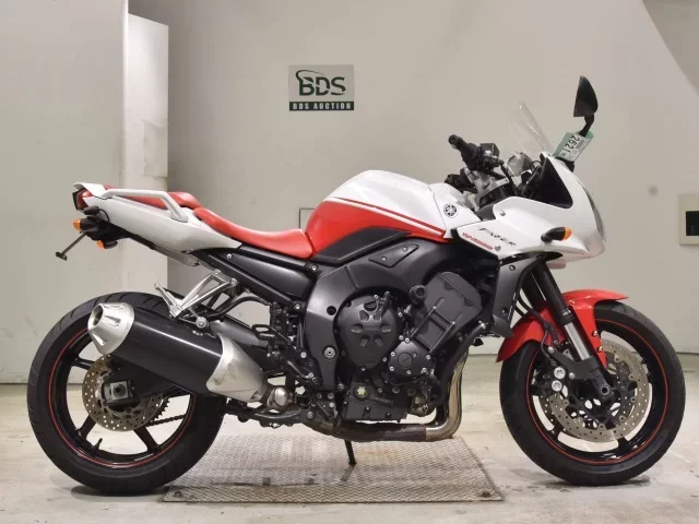 Yamaha FZ-1 FEATHER лот № 2621 оценка 5  с аукциона в Японии