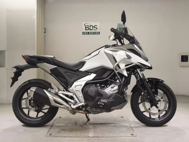 Honda NC750XD-3 лот № 5068 оценка 4  с аукциона в Японии