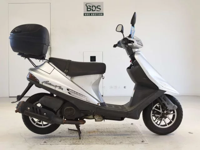 Suzuki ADDRESS V100