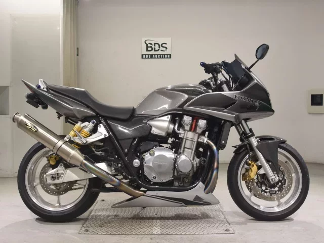 Honda CB1300SF BOLDOR лот № 5221 оценка 4  с аукциона в Японии