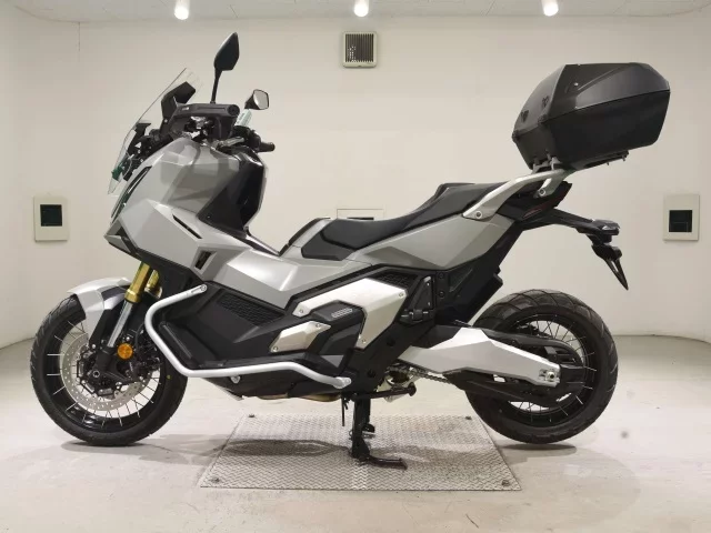 Honda X-ADV750-2