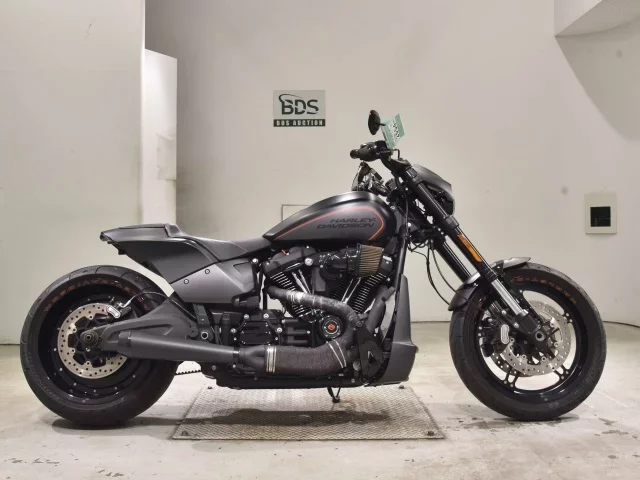 Harley-Davidson HARLEY FXDRS1870 лот № 2654 оценка 5  с аукциона в Японии