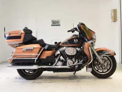 Harley-Davidson HARLEY FLHTCU1580