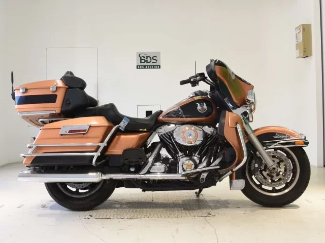 Harley-Davidson HARLEY FLHTCU1580