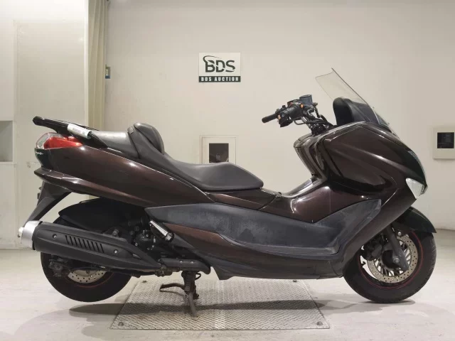 Yamaha MAJESTY 250-4 лот № 5091 оценка 4  с аукциона в Японии