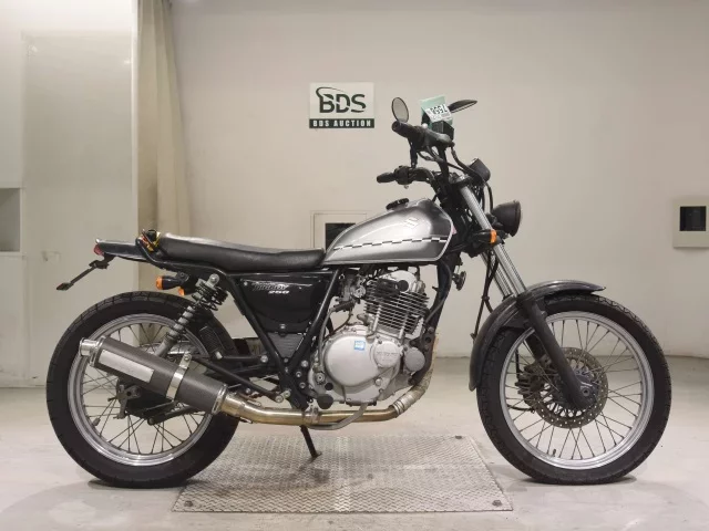 Suzuki GLASS TRACKER BIG BOY лот № 7556 оценка 4  с аукциона в Японии