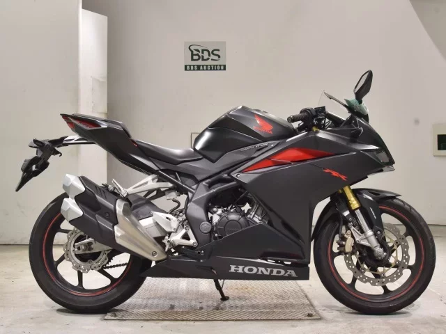 Honda CBR250RR-2A лот № 2629 оценка 4  с аукциона в Японии