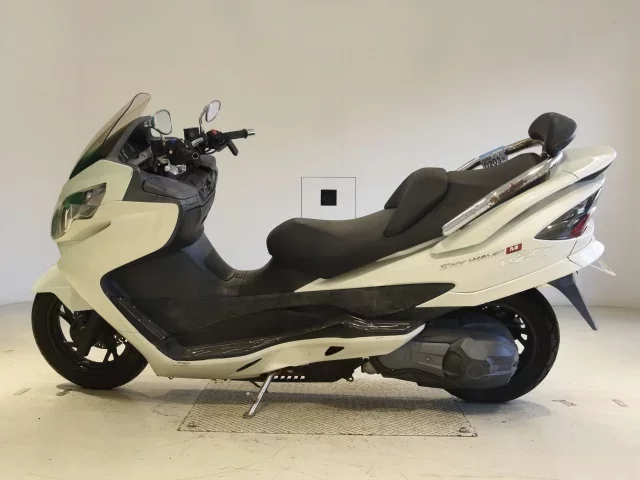 Suzuki SKYWAVE 250M