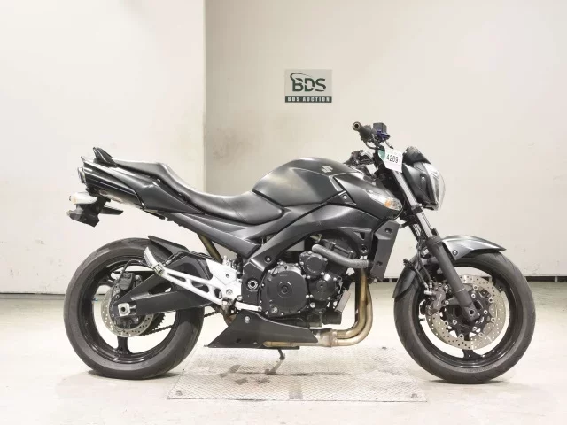 Suzuki GSR400