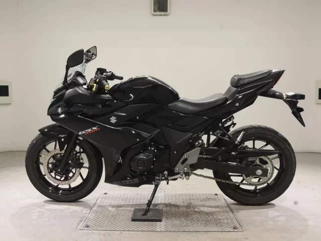 Suzuki GSX250R