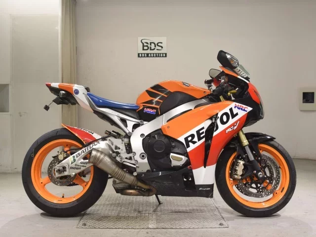 Honda CBR1000RR лот № 7714 оценка 4  с аукциона в Японии