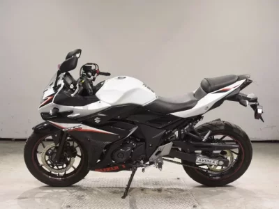Suzuki GSX250RA
