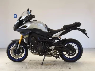 Yamaha MT-09TO RACER SHO LOUIS NOT EQUIPPED