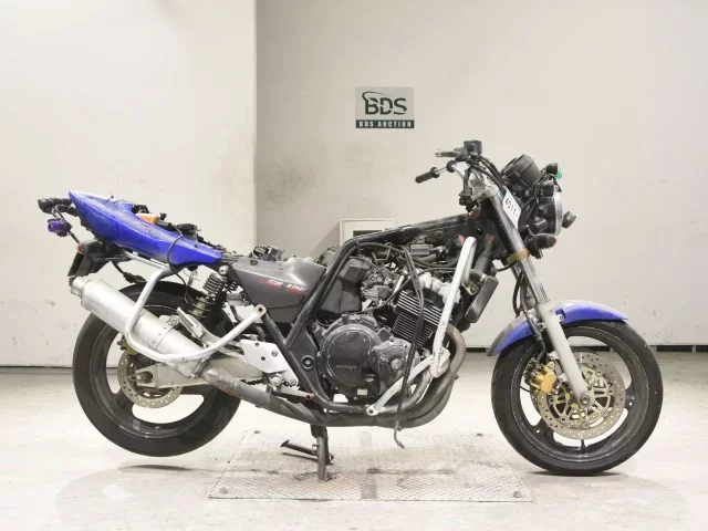 Honda CB400SFVK SHO LOUIS NOT EQUIPPED
