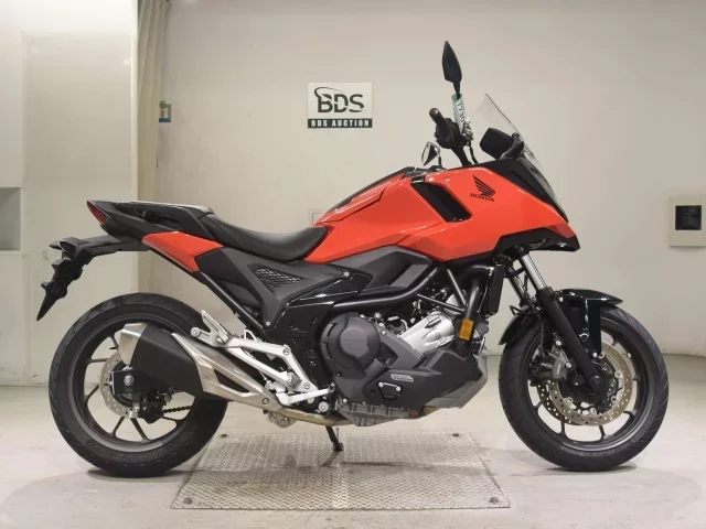 Honda NC750XD-3 лот № 7730 оценка 7  с аукциона в Японии