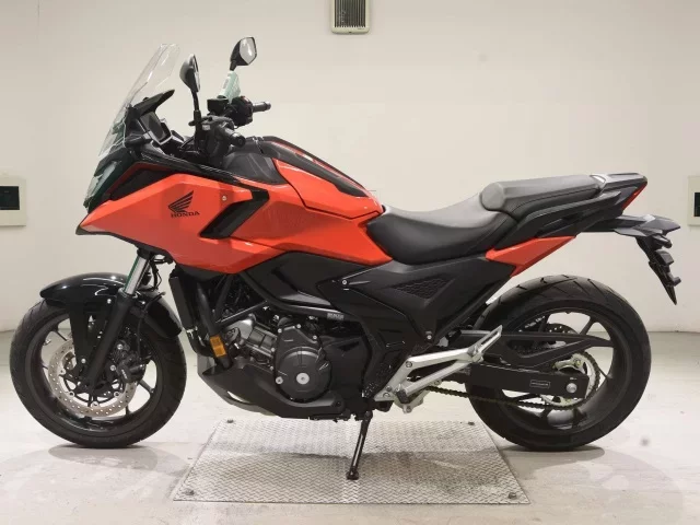 Honda NC750XD-3