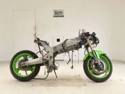 Kawasaki ZX-9R SHO LOUIS NOT EQUIPPED