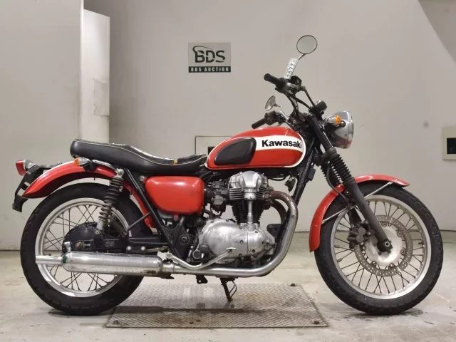 Kawasaki W400 лот № 2677 оценка 4  с аукциона в Японии