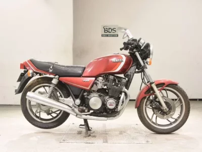 Yamaha XJ750E
