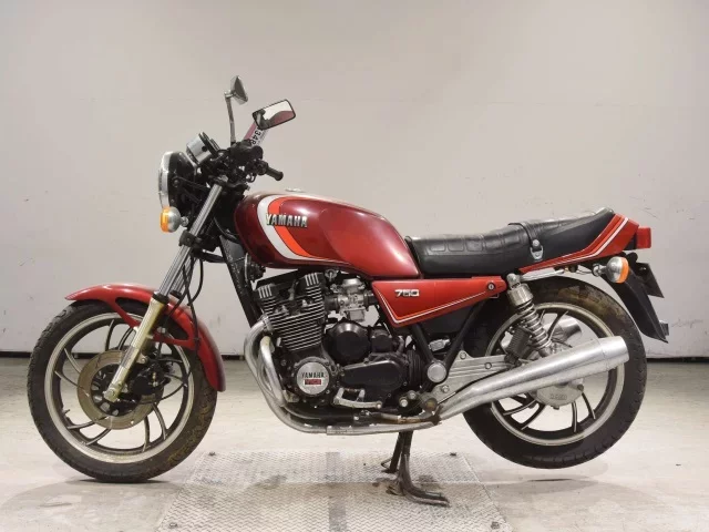 Yamaha XJ750E