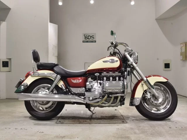 Honda VALKYRIE лот № 2696 оценка 4  с аукциона в Японии
