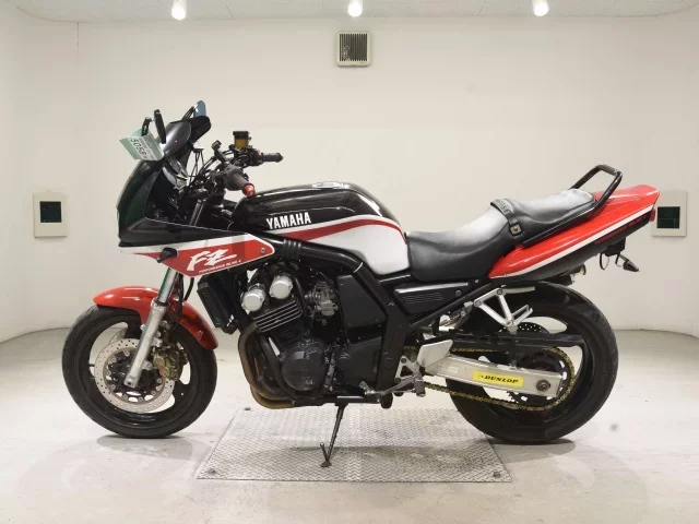 Yamaha FZ400